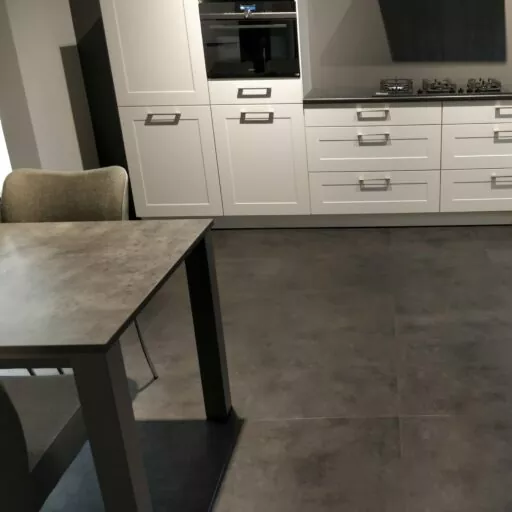 Sense Tegel Dryback PVC Betonlook T803 - Afbeelding 3